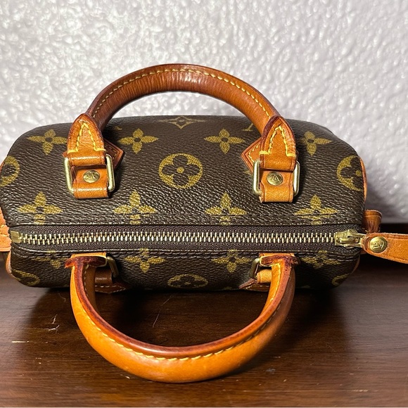 Authentic Louis Vuitton Mini HL Speedy🤎💛 - Picture 7 of 16